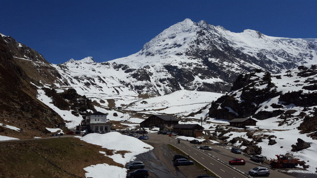 Sustenpass y Grimselpass. Ruta motera por los Alpes suizos.