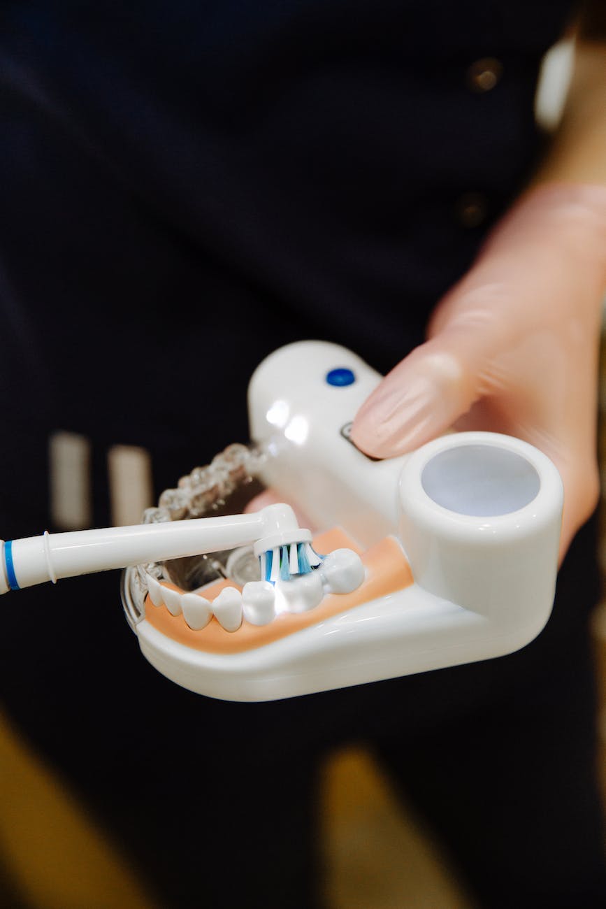 El cepillo de dientes es un invento del suizo Philippe-Guy Woog.