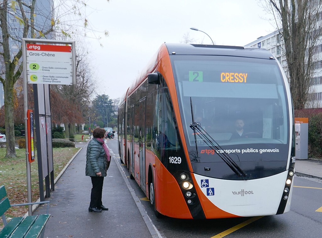 Conductor de bus de los TPG (Transporte público de GInebra). Trabajar de chófer de camión y bus en Suiza.