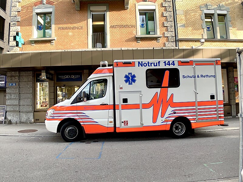 Ambulancia en Suiza. Información sobre seguros complementarios en Suiza.